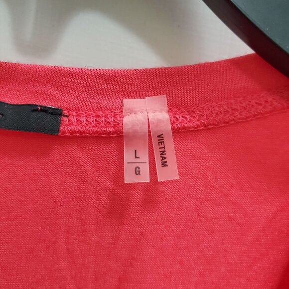 Tahari Women's Bright Red Super Soft Modal Blend Basic Short Sleeve V-Neck Tee L - Picture 5 of 7